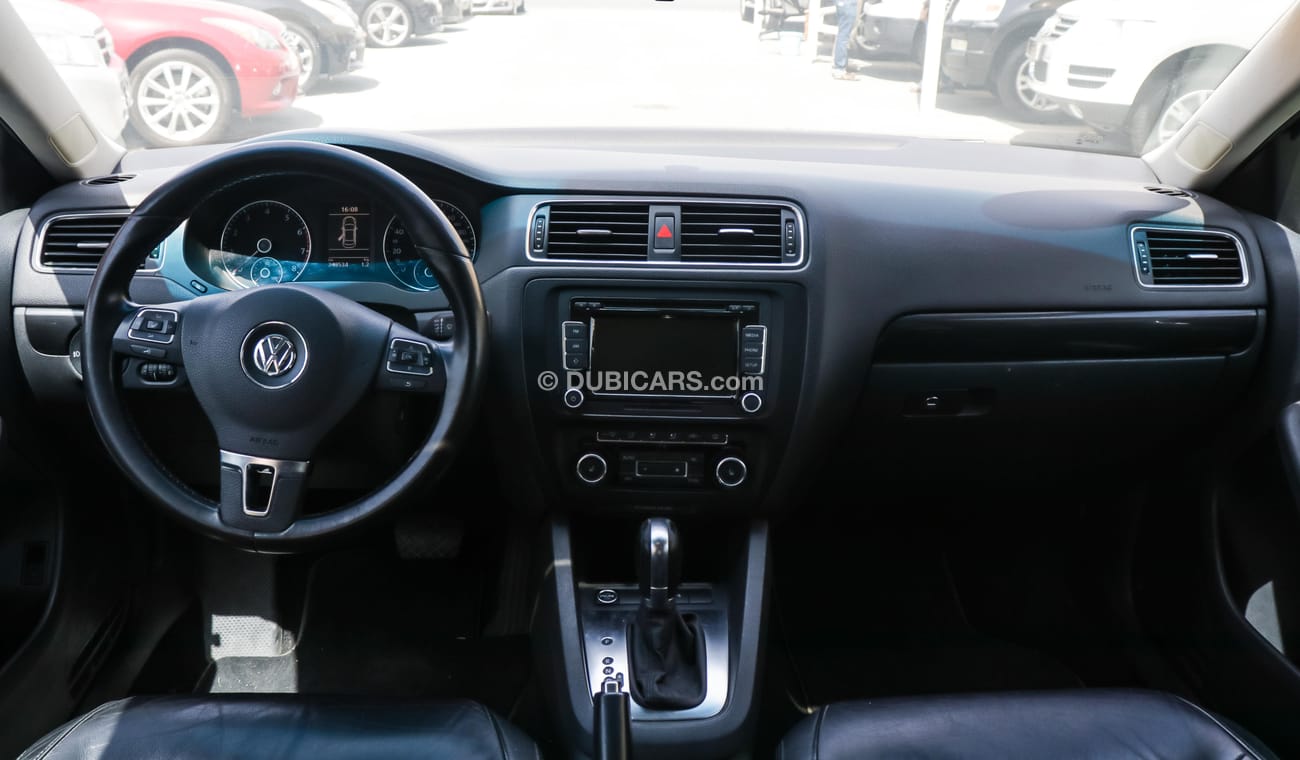 Volkswagen Jetta Gulf car in excellent condition do not need any expenses