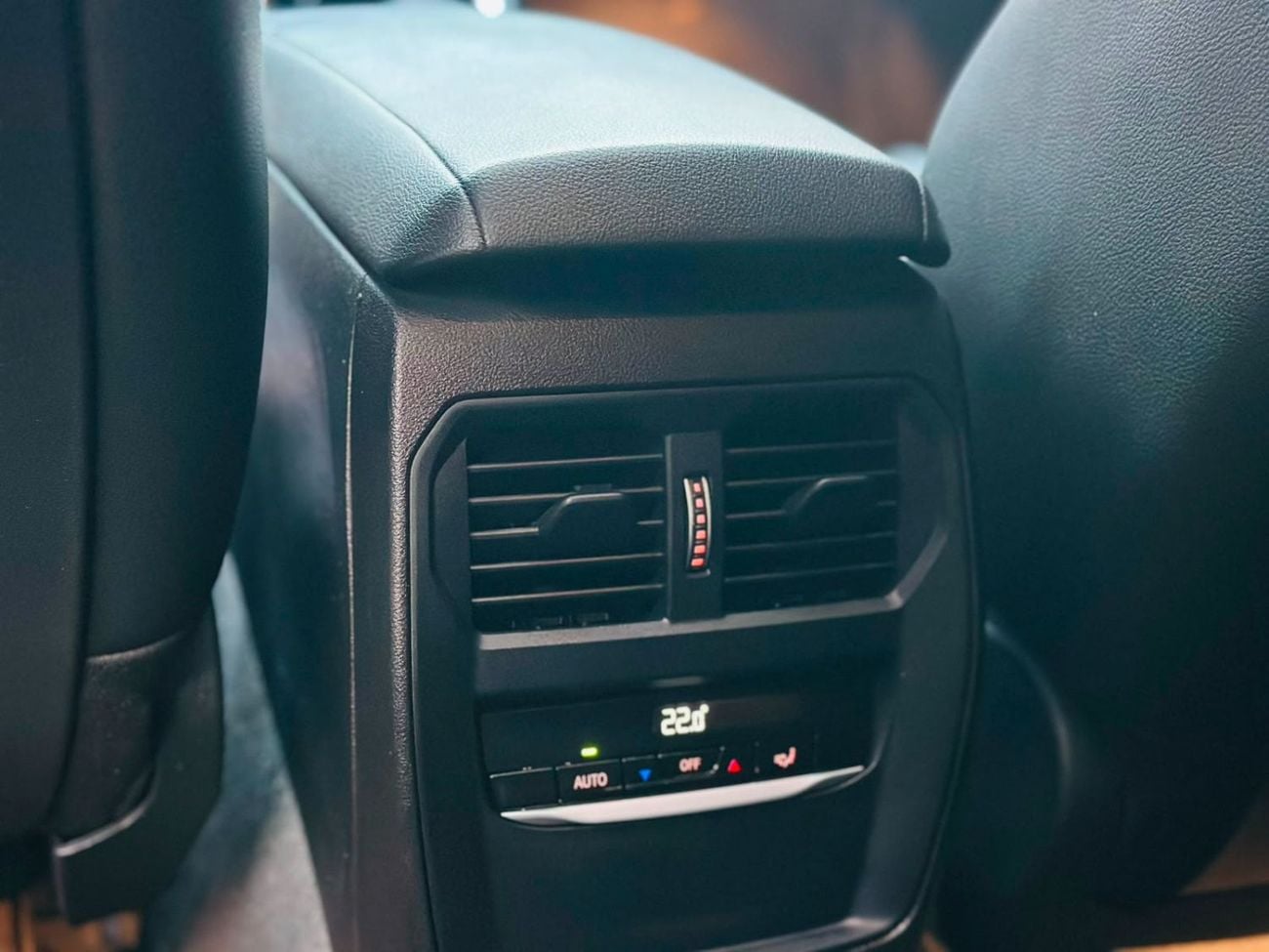 بي أم دبليو 330i M SPORT PREMIUM