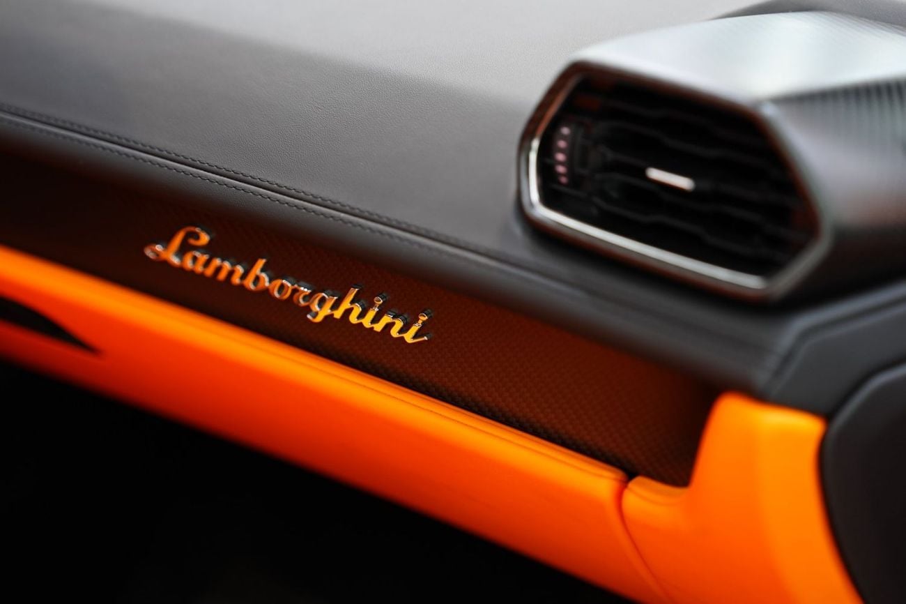 Lamborghini Huracan 2023 Lamborghini Huracan EVO Spyder, Lifting System, Apple CarPlay, Carbon Fiber Interior!!