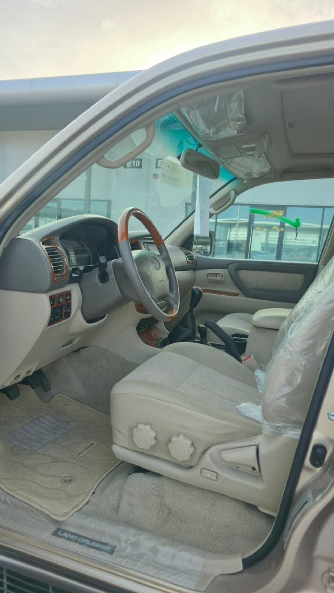 Toyota Land Cruiser GXR GCC only 30900 KM