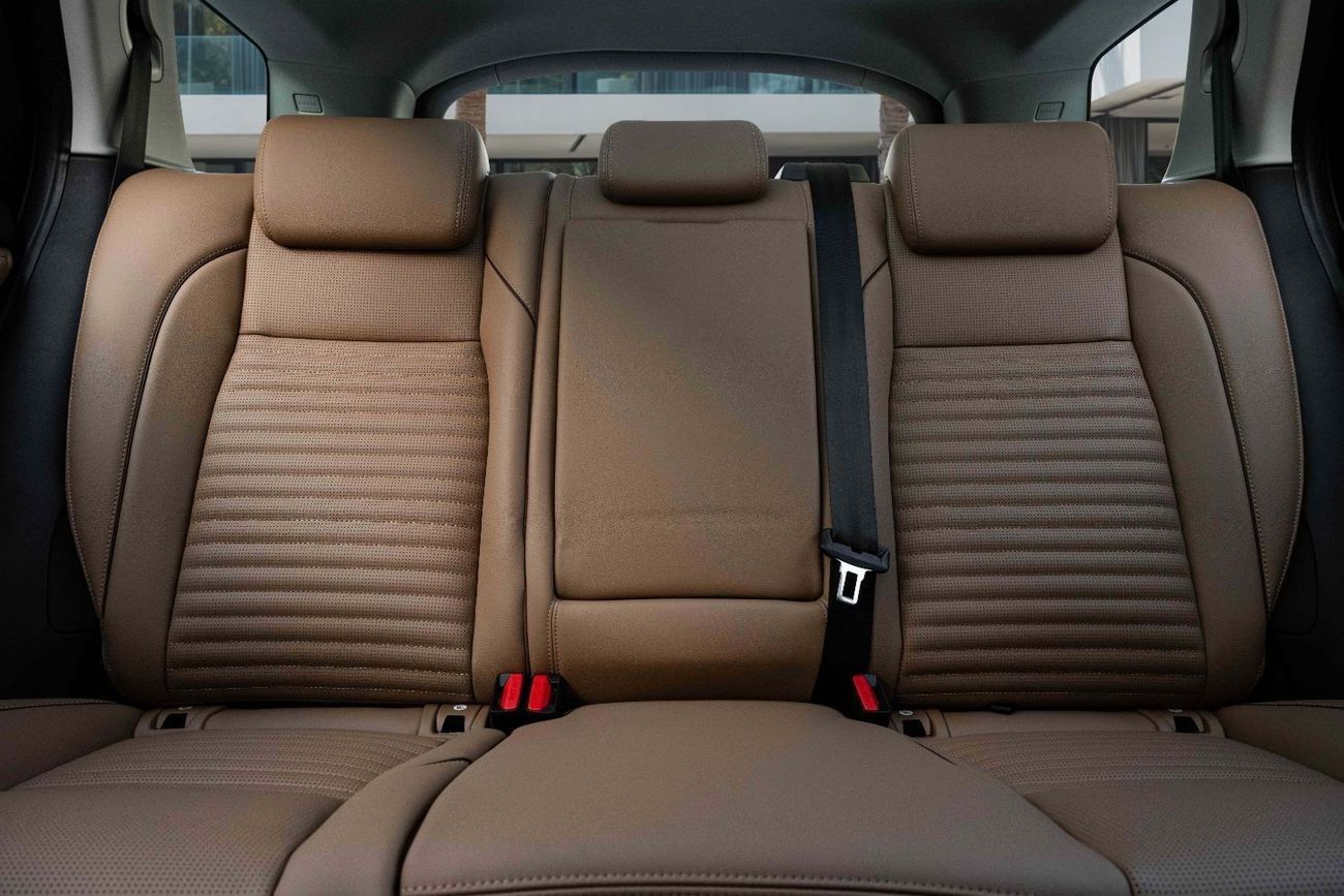 لاند روفر دسكفري سبورت 3,525 P.M  | 0% Downpayment | R-Dynamic SE P250!