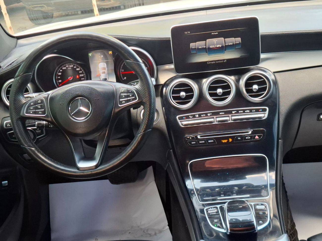 مرسيدس بنز GLC كوبيه 200 مرسيدس  glc 220 2018 فل