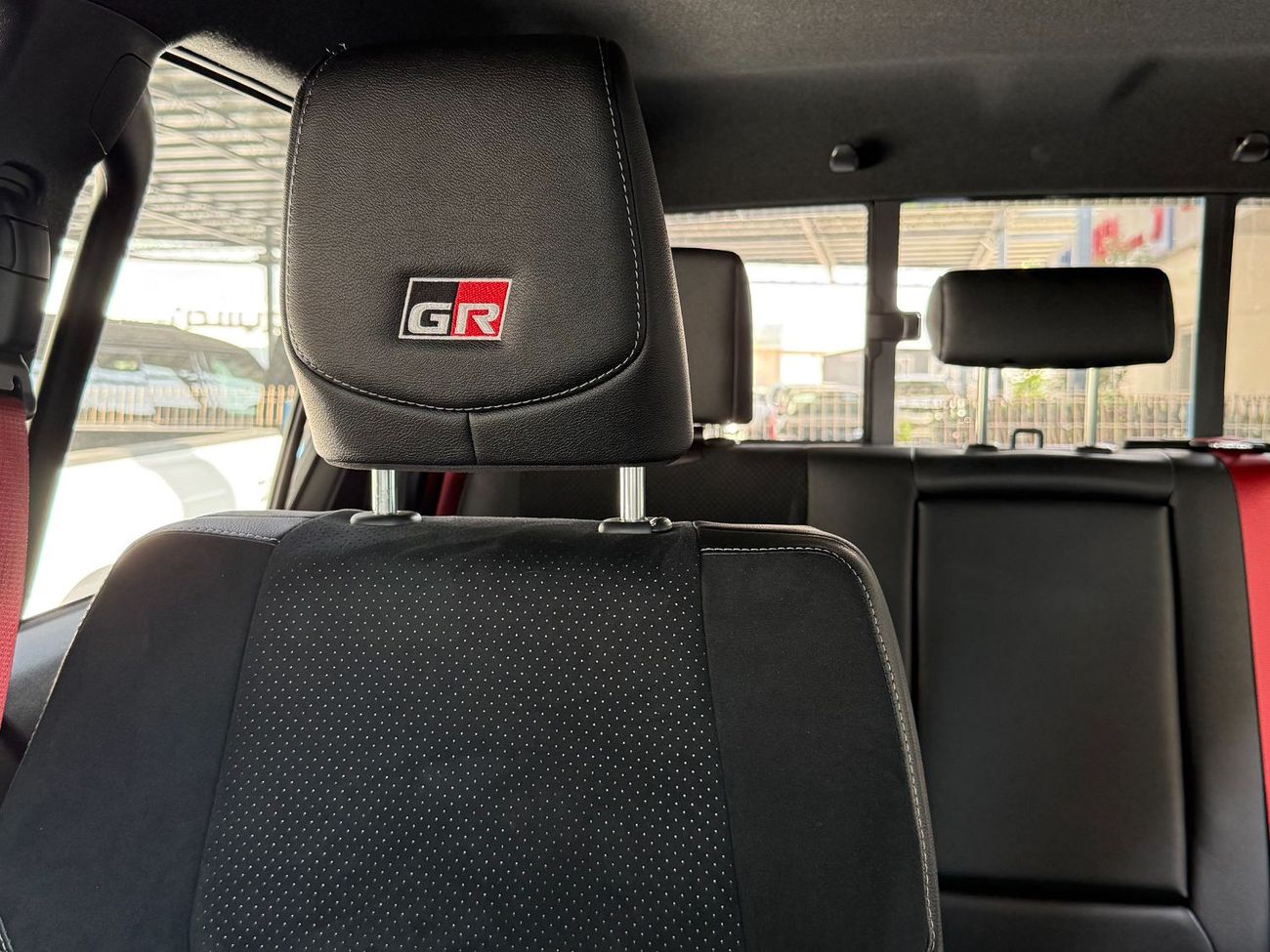 Toyota Hilux GR-SPORT 4.0 V6 **EXPORT ONLY**التصدير فقط خارج الخليج***