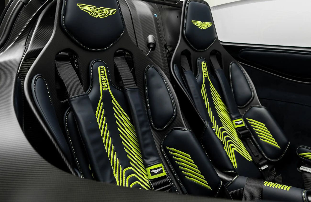 أستون مارتن فالكيري 6.5L V-12 Naturally Aspirated V12  Engine + eMotor