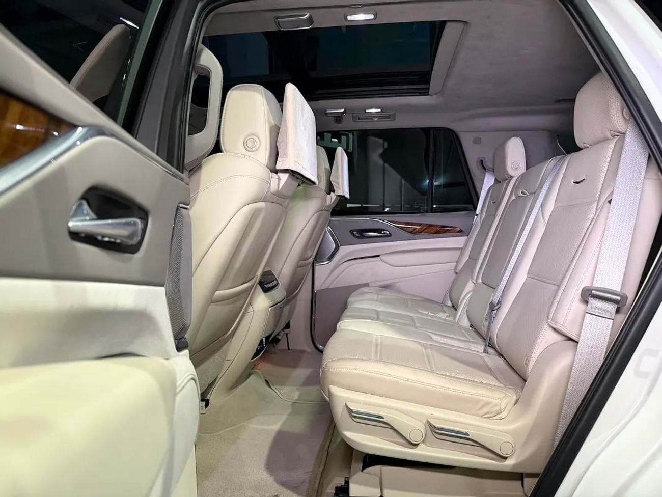 Cadillac Escalade PREMIUM LUXURY PLATINUM PREMIUM LUXURY GCC FHS LOW