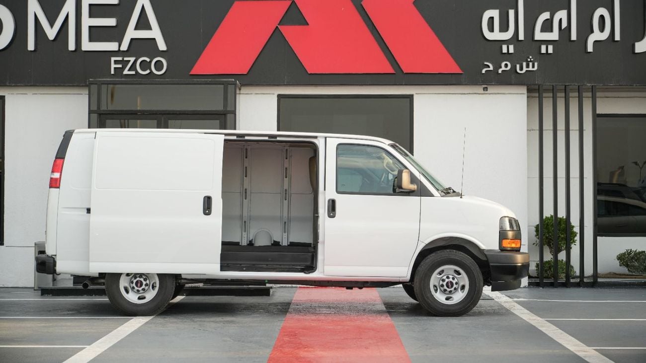 GMC Savana V8 6.6 Normal Wheelbase 2025 MY