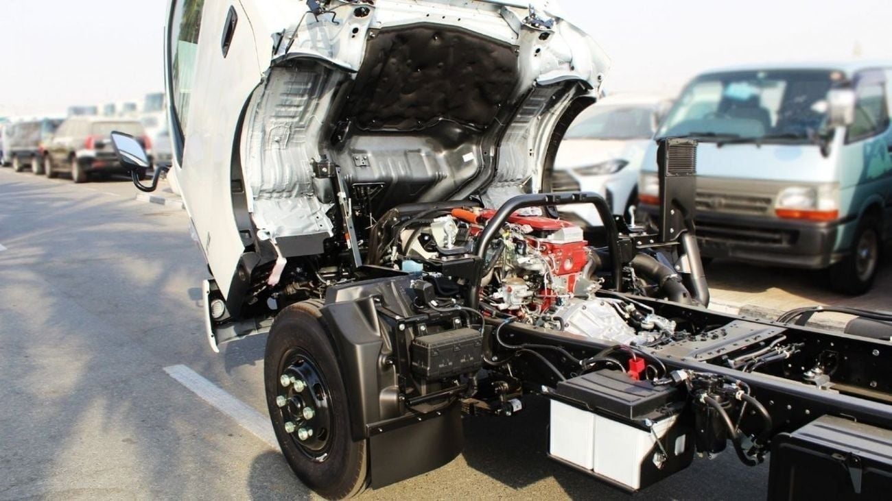 هينو 300 XZU 710L Wide Cab 4x2 – 6.5 Ton