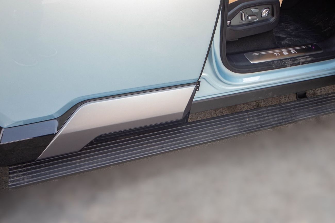 BYD Leopard 8 Smart and Brave Flagship Edition (7 Seats)