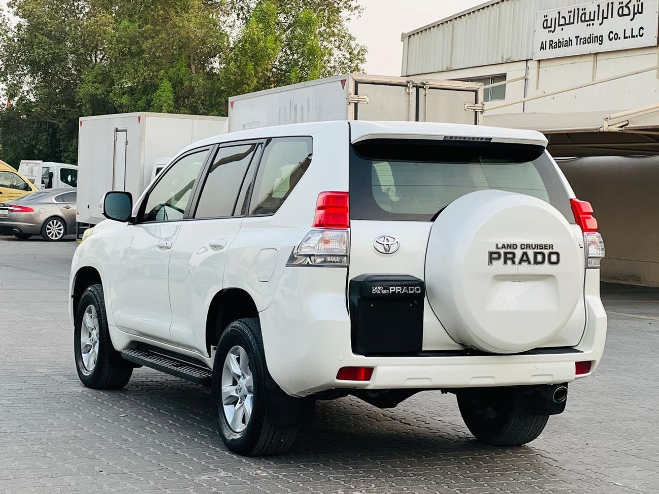 تويوتا برادو PETROL PRADO 2.7 LITER LEFT HAND DRIVE ONLY FOR EXPORT AVAILABLE 2012 MODEL