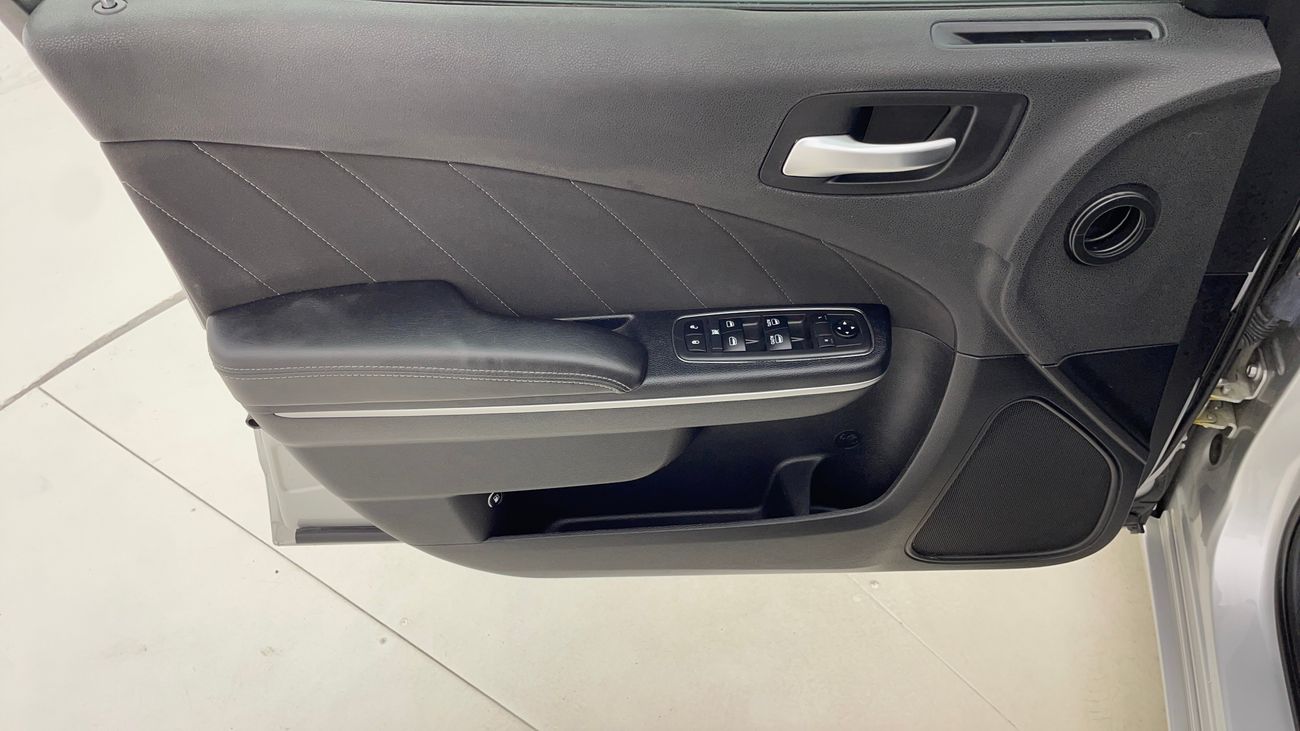 دودج تشارجر SXT 3.6 | بدون دفعة مقدمة | اختبار القيادة في المنزل