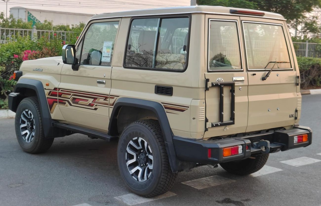 تويوتا لاند كروزر 70 2024 Toyota Land Cruiser LC71 LX (3-Door) Hardtop 4.0L V6 Petrol A/T 4x4 Export Only