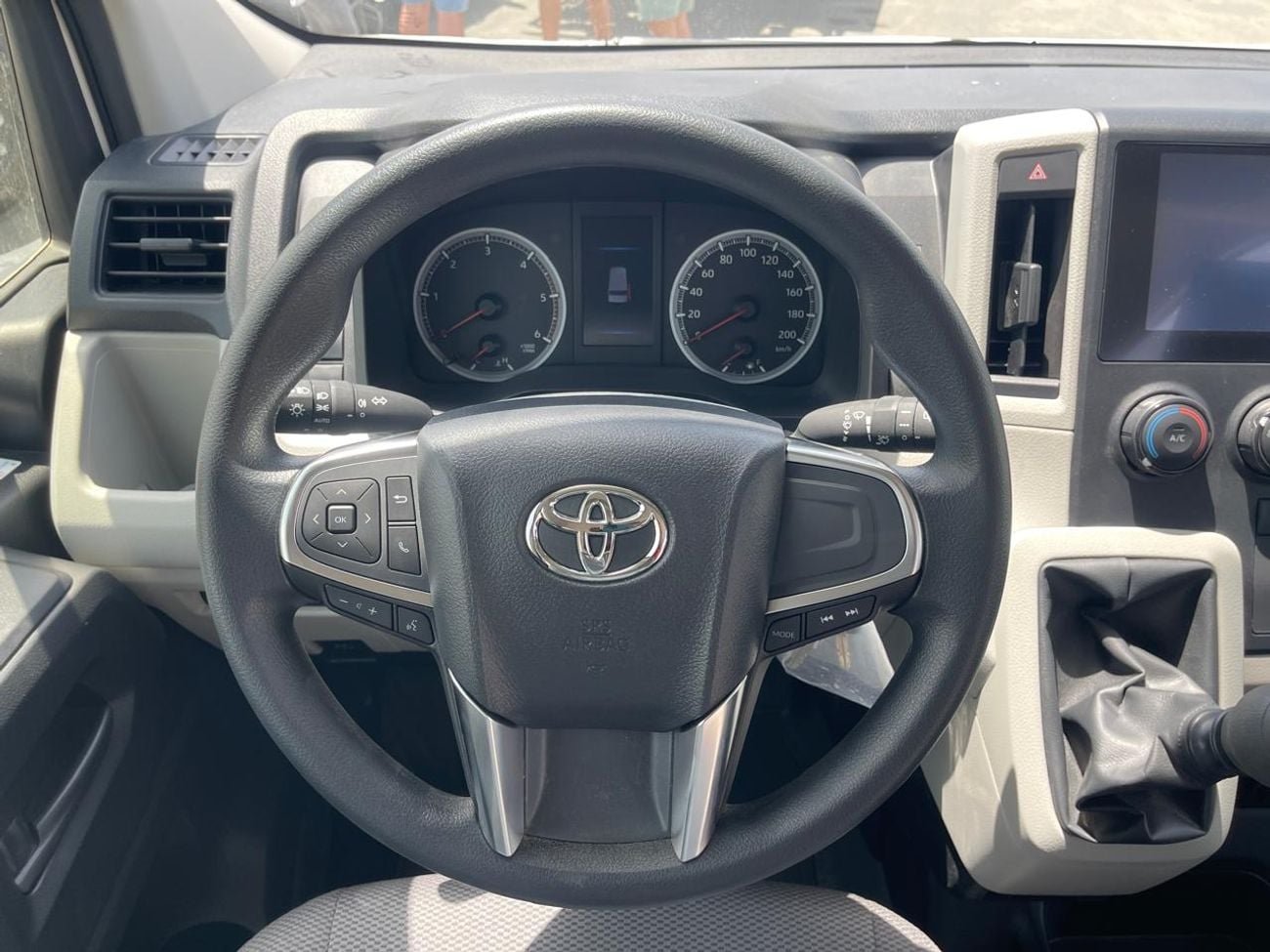 Toyota Hiace DX