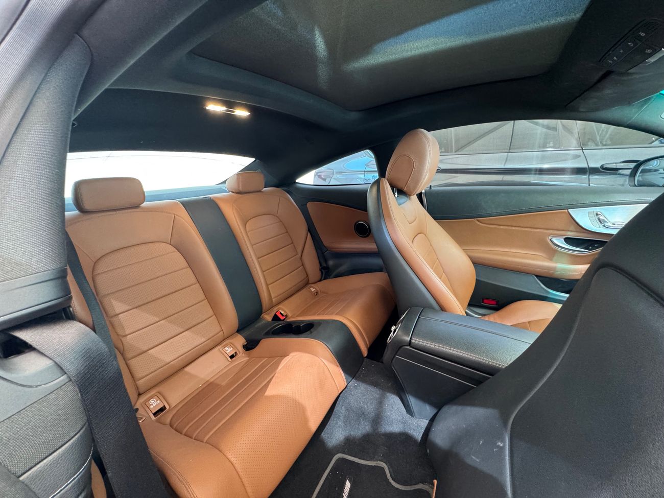 مرسيدس بنز C 200 كوبيه Full option