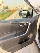 Toyota RAV4 XLE 2.5 L Sunroof, push start Full option