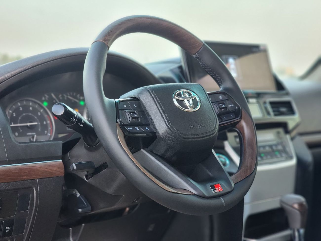 تويوتا لاند كروزر GX.R V6 upgrade 2023