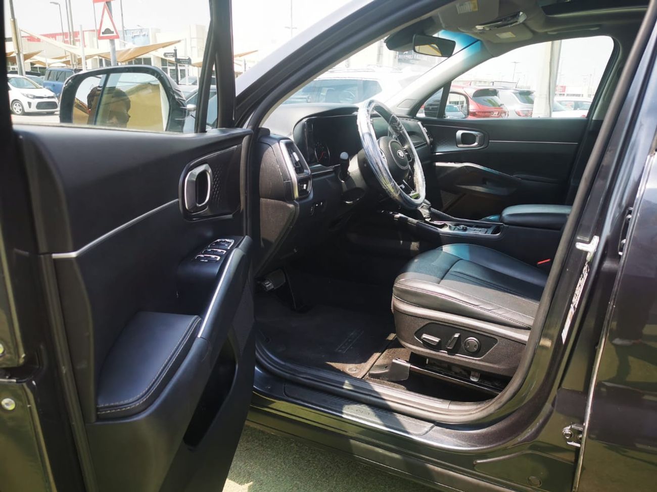 كيا سورينتو Std 2.5L FWD