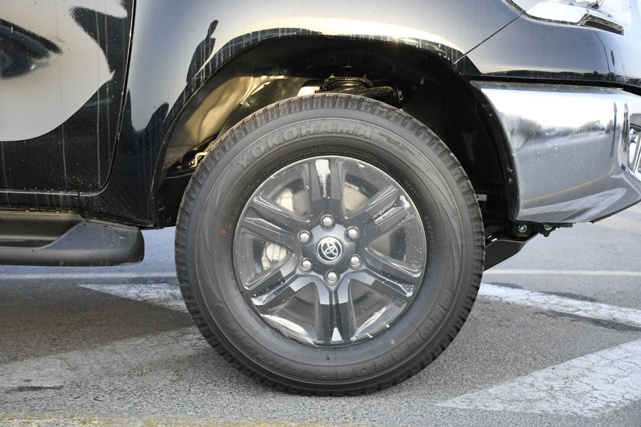 Toyota Hilux 2.7L V4 SR5 BSM Push Start full option ( Ready Stock )