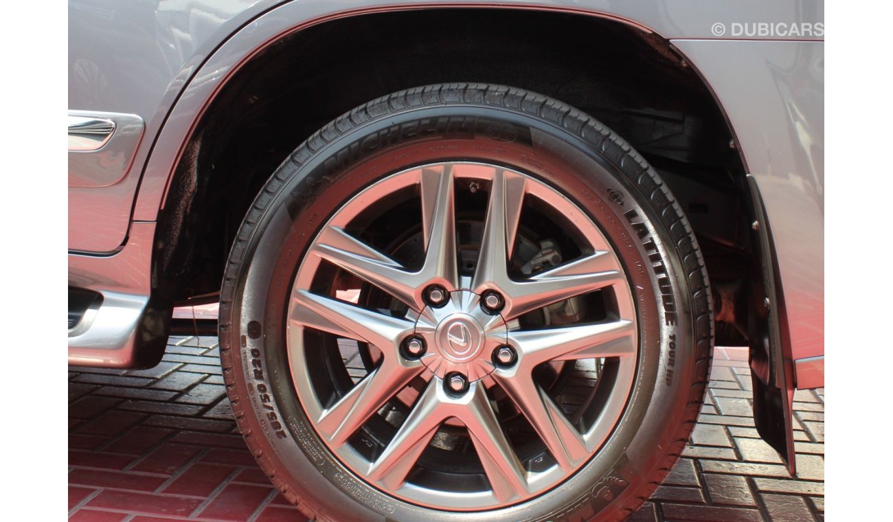 Lexus LX 570 SPORTPLUS 2015 GCC SPECS FSH MINT IN CONDITION