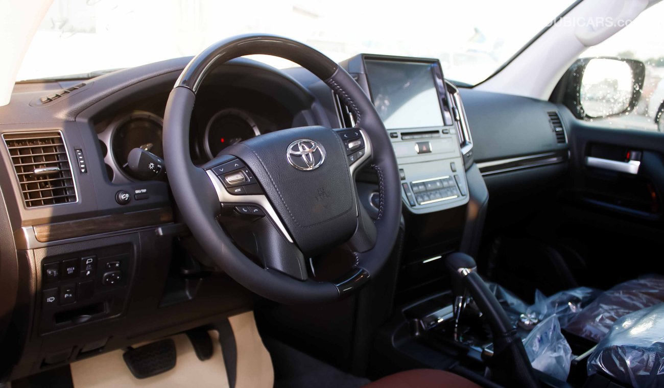 Toyota Land Cruiser GXR V8 black inside brown