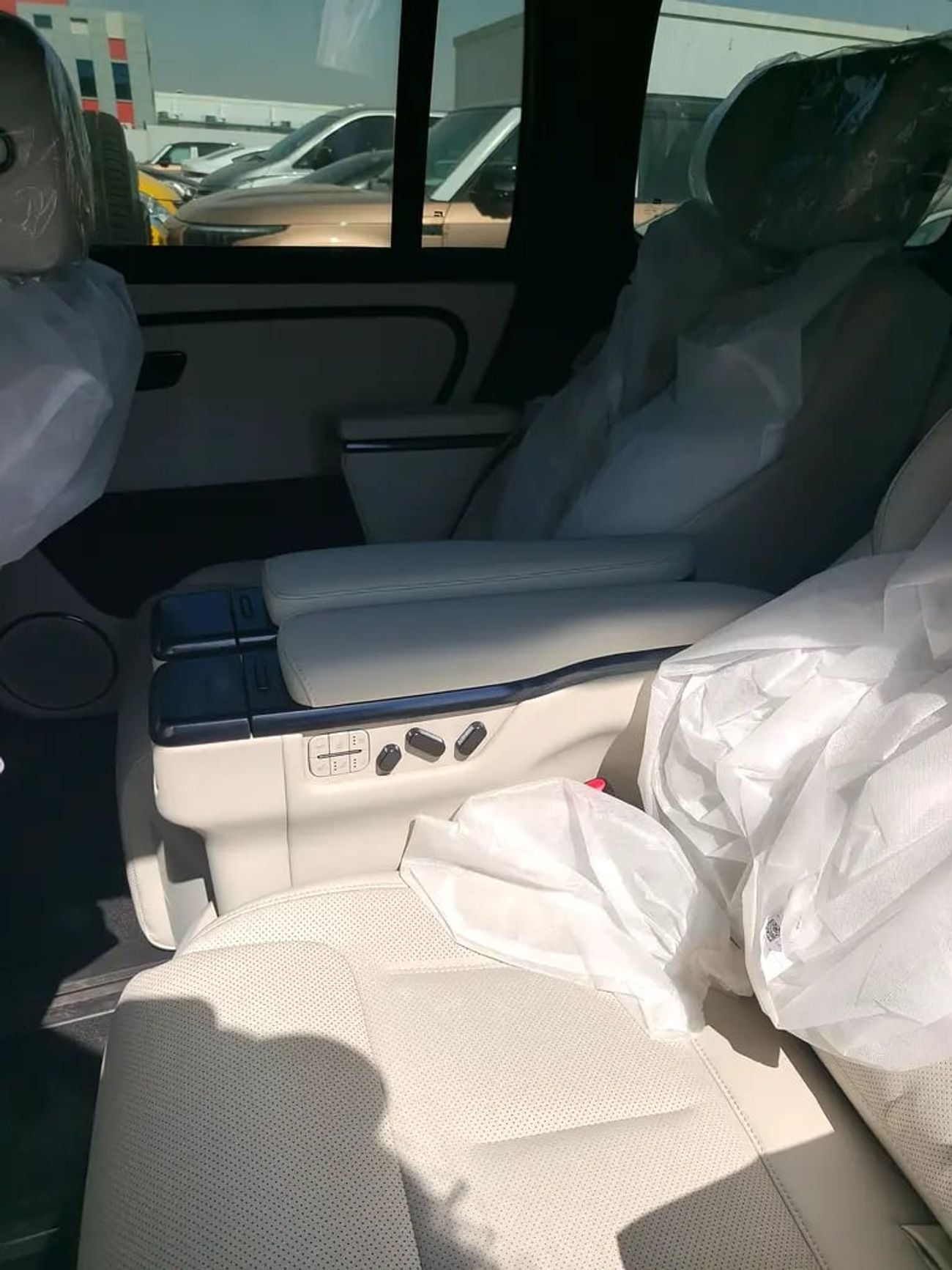 روكس أداماس Admas Luxury Executive Edition – 6-Seater Intelligent SUV