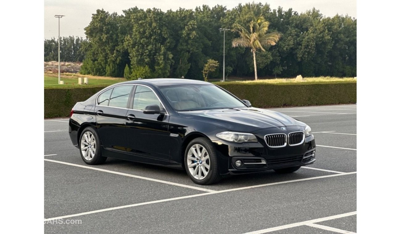 BMW 520i Exclusive MODEL 2015 GCC CAR PERFECT CONDITION INSIDE AND OUTSIDE SUN ROOF LEATHER SEATS