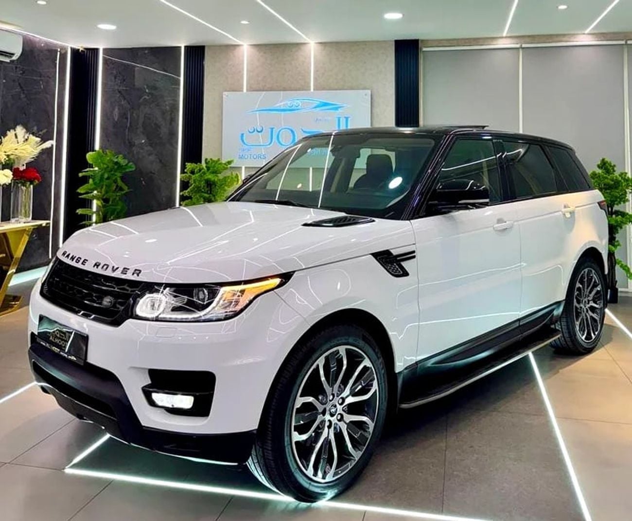 Land Rover Range Rover Sport Supercharged 5.0L BEST SUPERCHARGED V8 || TOP RANGE || GCC || AMAZING INTERIOR || HEAD UP DISPLAY