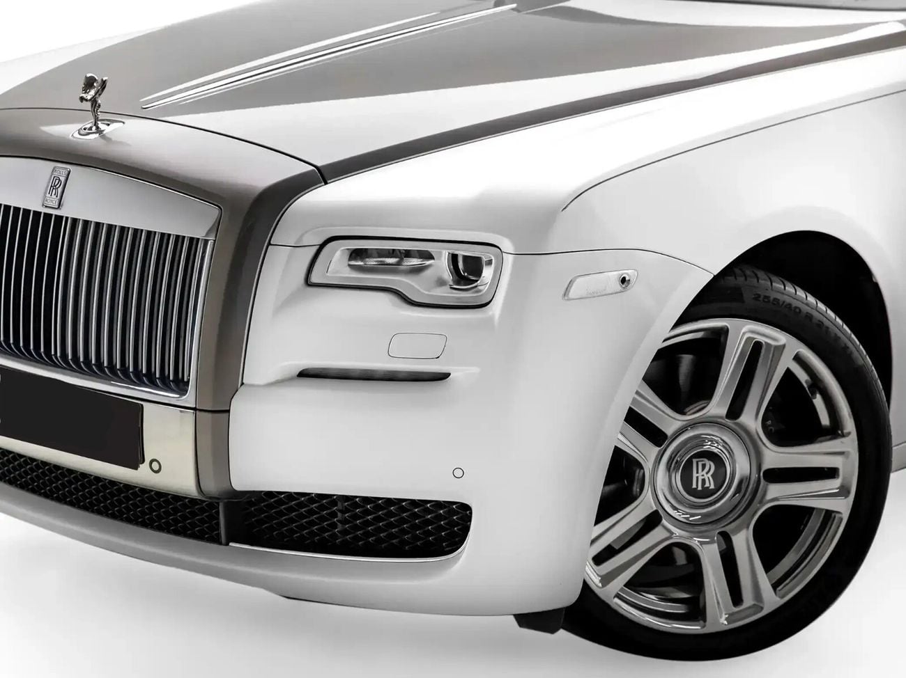 Rolls Royce Ghost Silver Badge