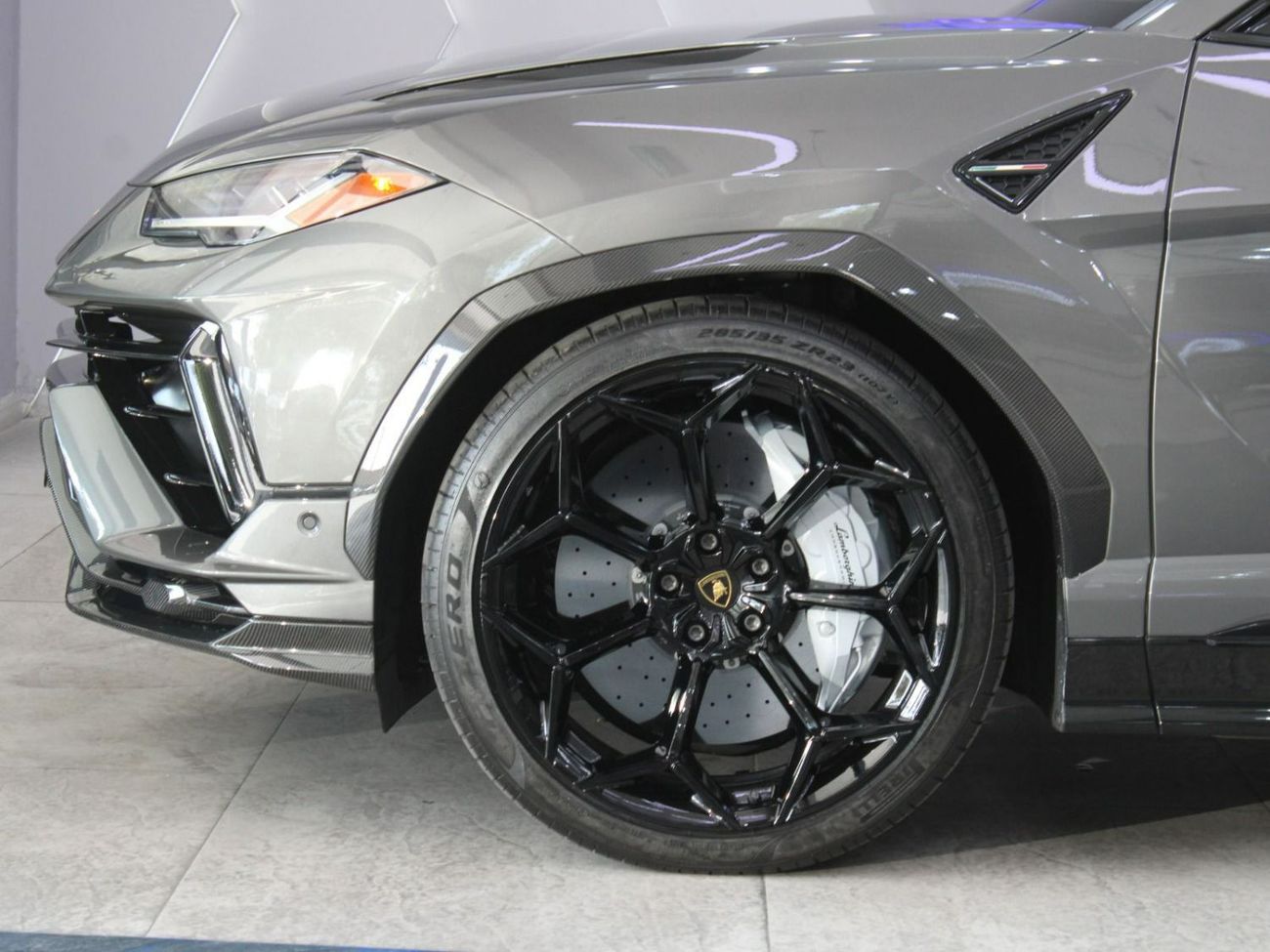 لامبورغيني اوروس 4.0T V8 Performante