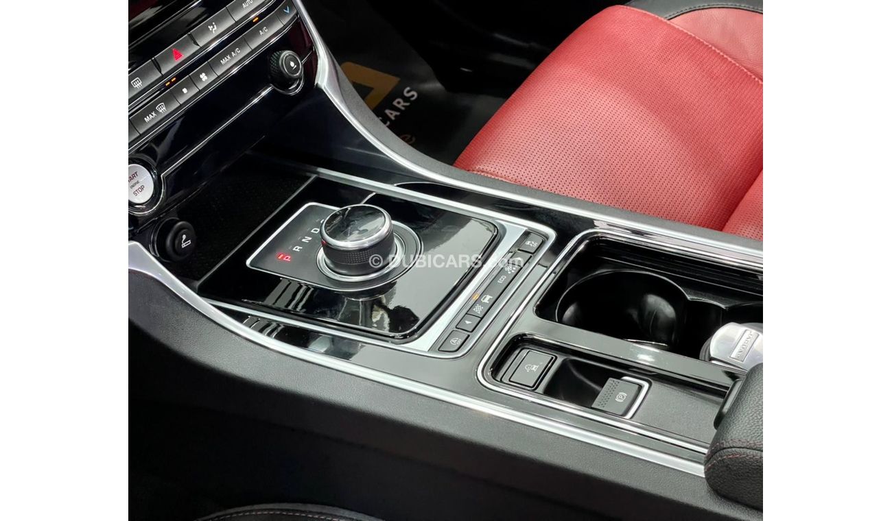 Jaguar XE Pure 2018 Jaguar XE, Full Jaguar Service History, Warranty, Low Kms, GCC