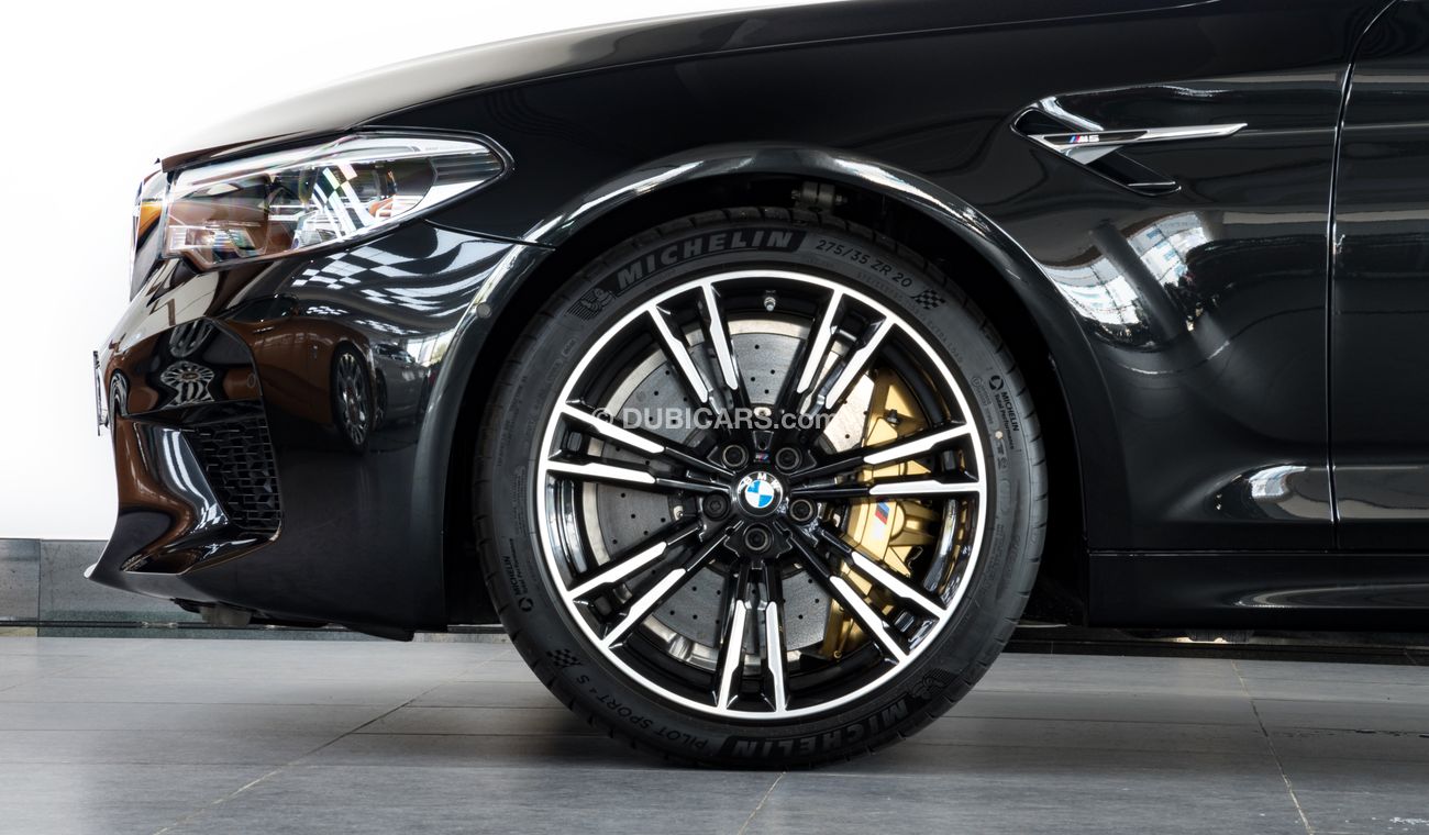 بي أم دبليو M5 Sedan