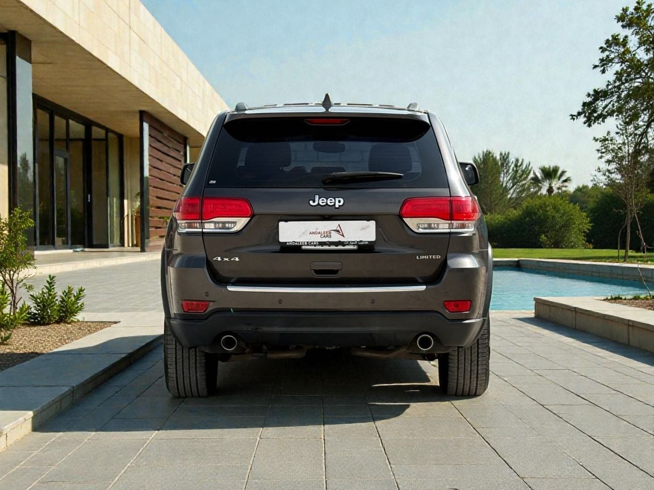 Jeep Grand Cherokee JEEP GRAND CHEROKEE LIMITED 3.6L V6 A/T | 2018 | GCC SPECS | AED 1,320 per month