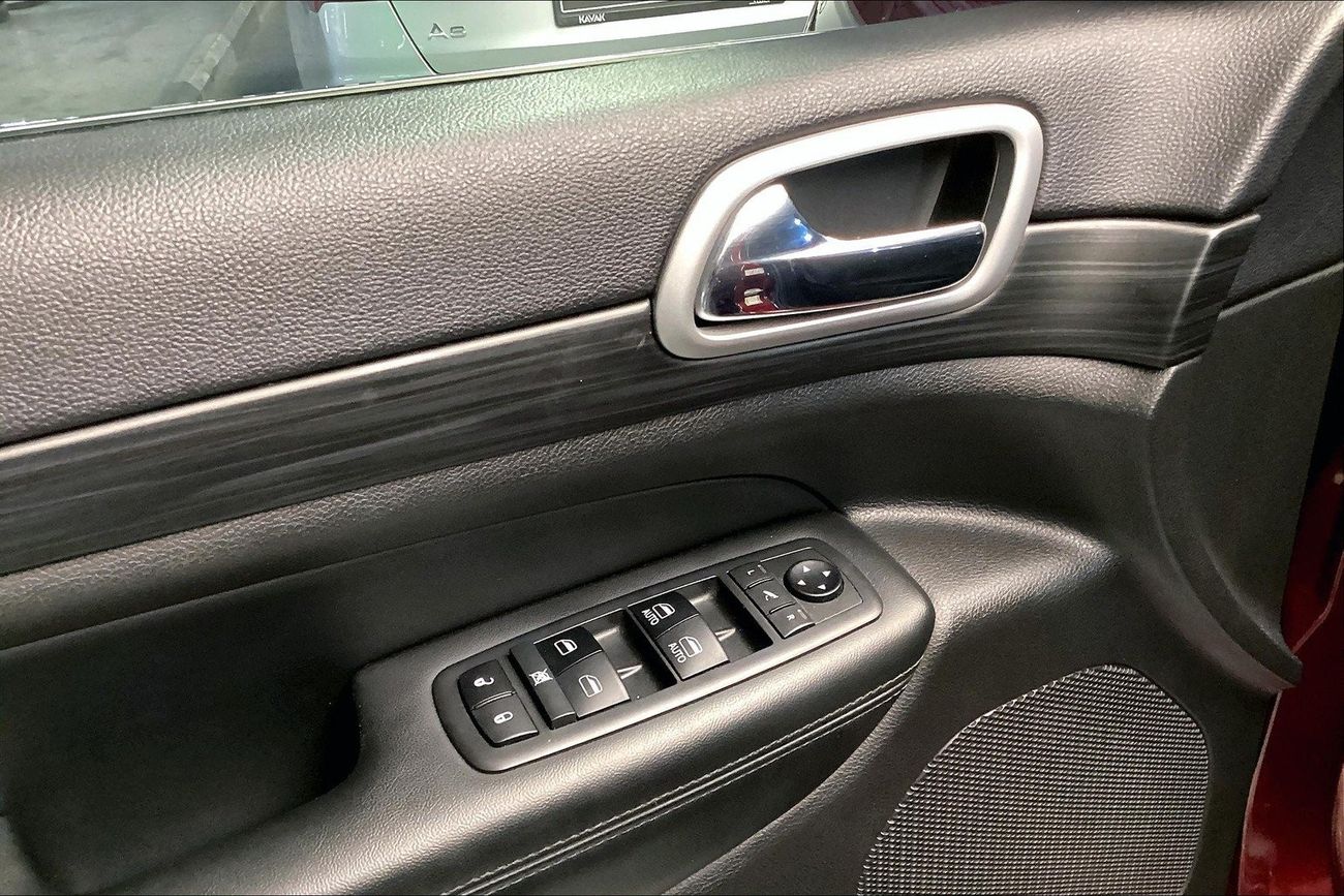 Jeep Grand Cherokee Laredo | Guaranteed Warranty | 0 Down Payment