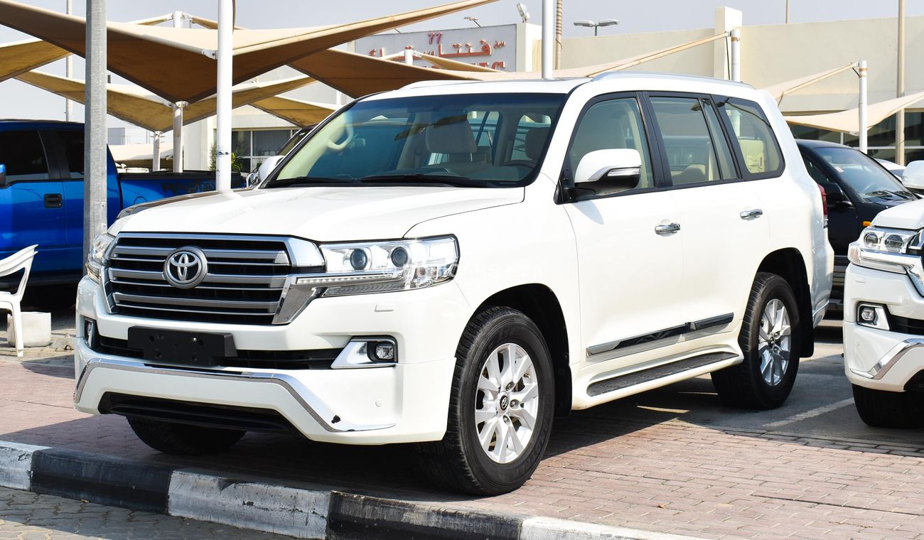 Toyota Land Cruiser GXR V8 With VXR Badge