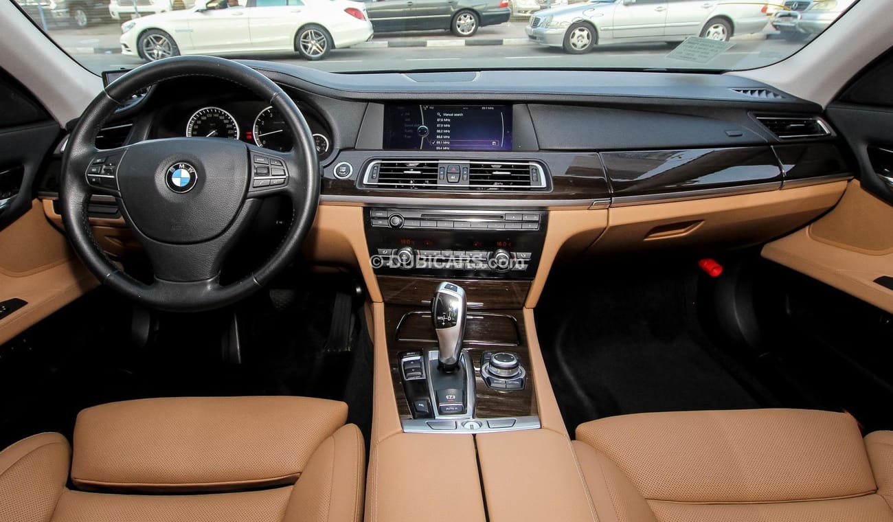 Used BMW 750Li I 2009 for sale in Dubai - 192895