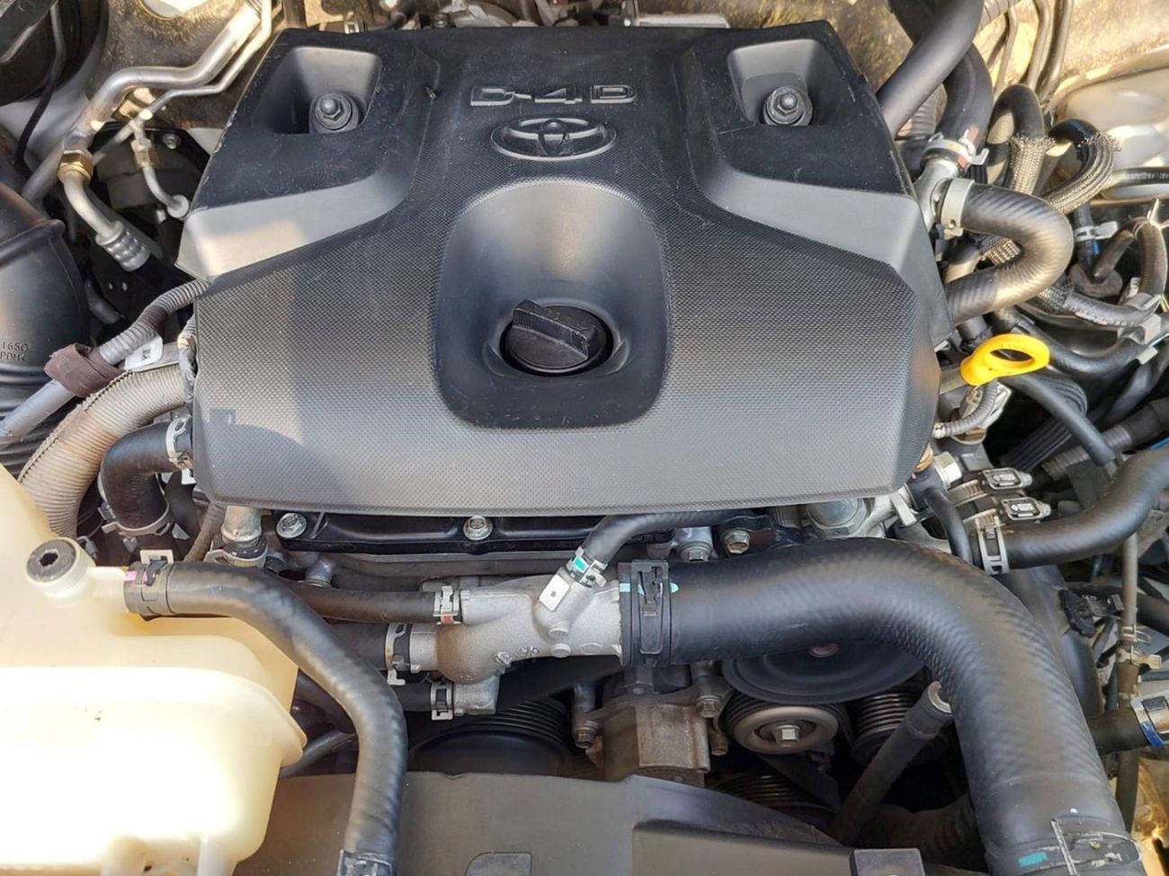 تويوتا هاياس TOYOTA HIACE VAN AMBULANCE RHD 2020 MODEL 2.8 L DIESEL AUTOMATIC(PM04638)