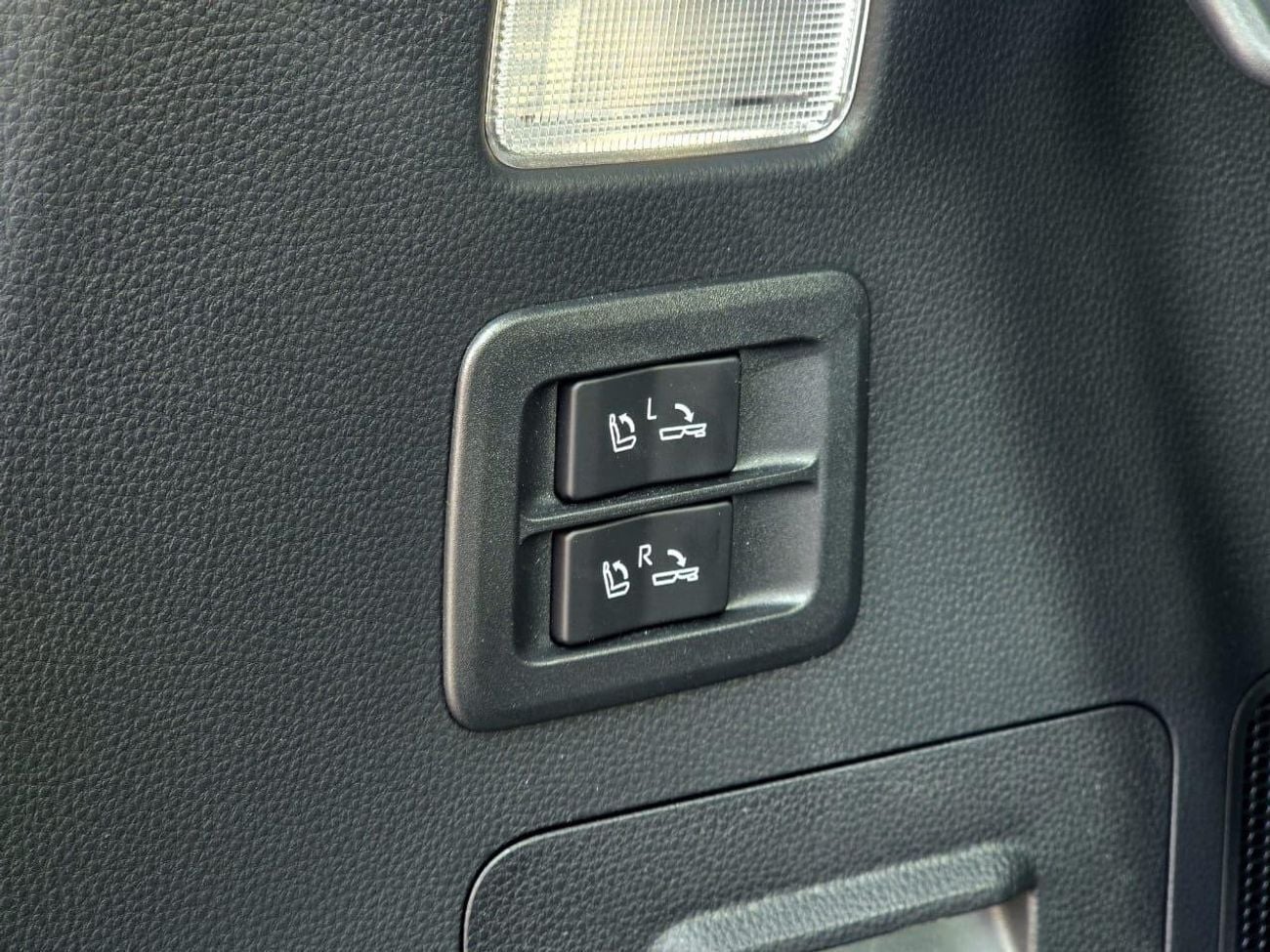 Toyota Land Cruiser VX 3.3L