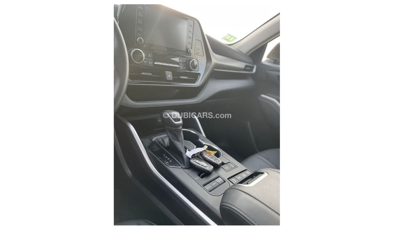 Toyota Highlander 2021 Toyota Highlander XLE 4x4 All Wheel Drive 3.5L V6 / -