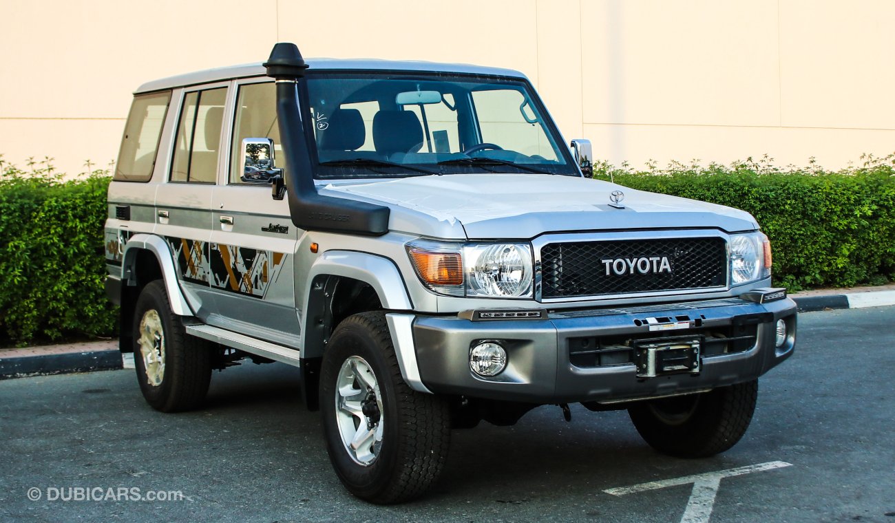 Toyota Land Cruiser Hard Top LX V6