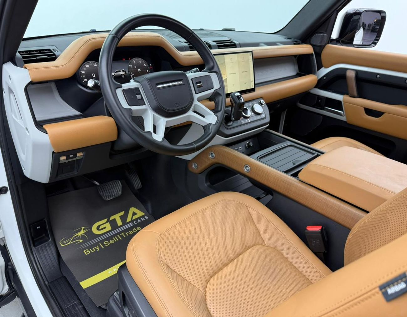 Land Rover Defender P400 90 HSE 3.0L (5 Seater) 2023 Land Rover Defender 90 HSE P400, 2027 LR Warranty + Service Pack, V