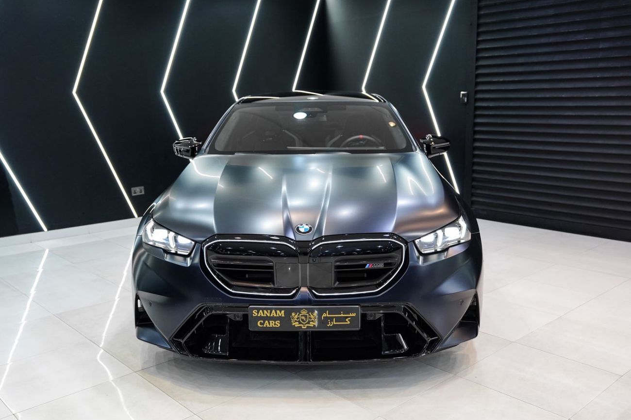 بي أم دبليو M5 Competition 2026 BMW M5 Competition | Carbon Interior | 717 HP Hybrid | AGMC Warr + Serv!!
