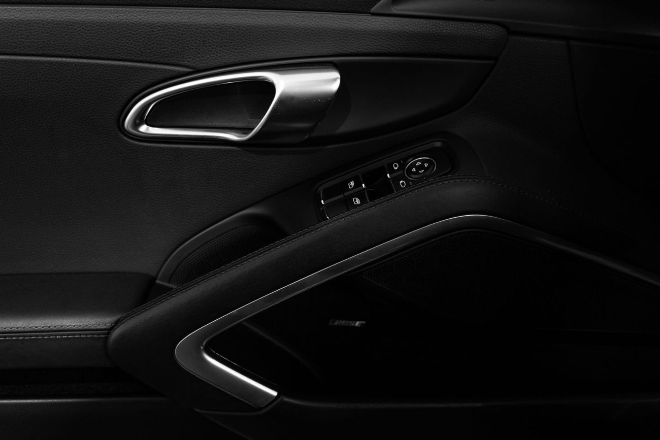 Porsche 911 Carrera 3.0L (380 HP) Coupe