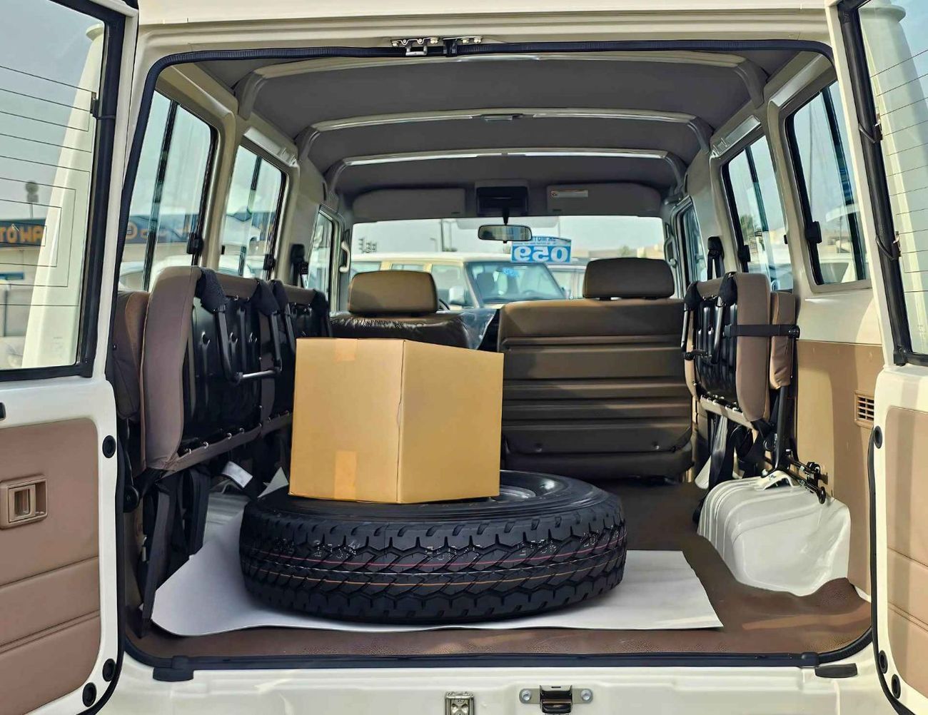 Toyota Land Cruiser 70 HARD TOP LC78 3 DOOR/DUAL TANK, SNORKEL/WITOUT PWR WINDOWS/2.8L DIESEL 4WD/CODE#E