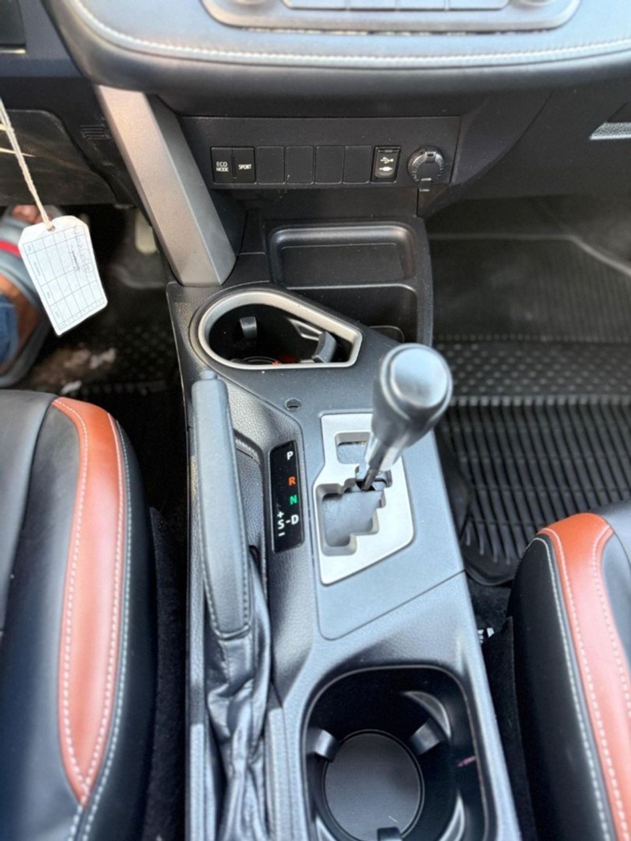 تويوتا راف ٤ GXR 2.5L XLE 4WD Sunroof,leather seats full option