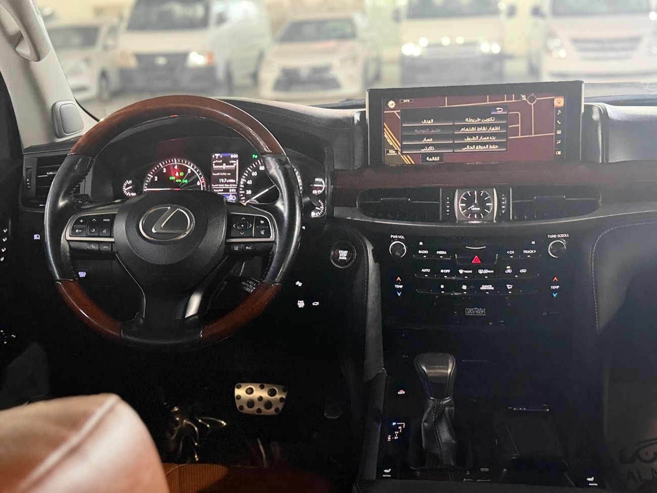Lexus LX570 Platinum 5.7L