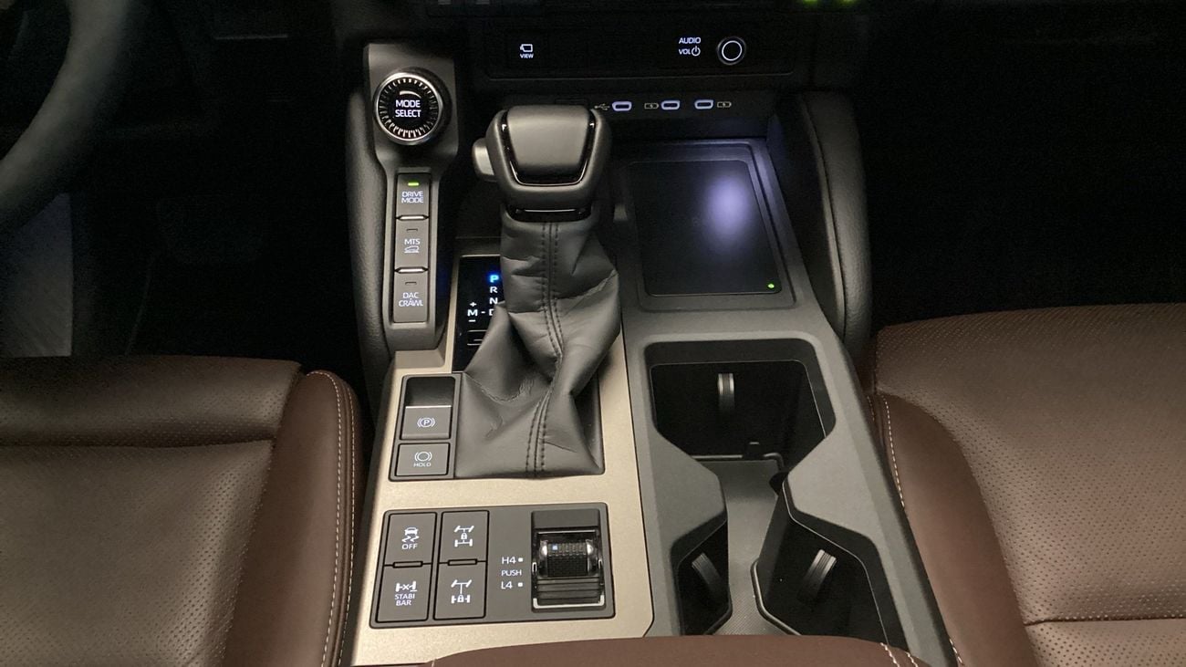 تويوتا برادو Adventure | upto AED 20,000 Ramadan Discount | شامل الضمان | 0 ﺪﻔﻋﺓ ﺃﻮﻟﻯ