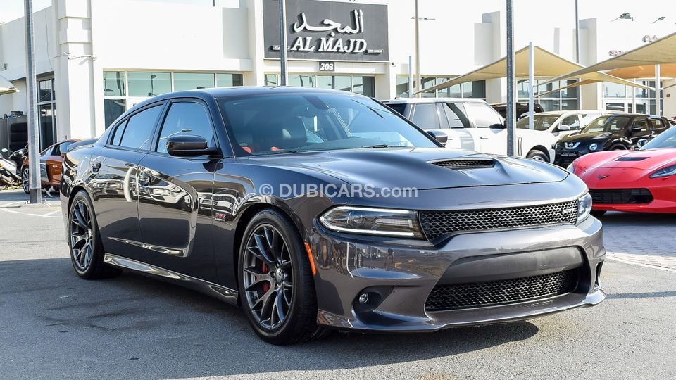  Dodge Charger SRT 392 HEMI for sale AED 110 000. Grey 