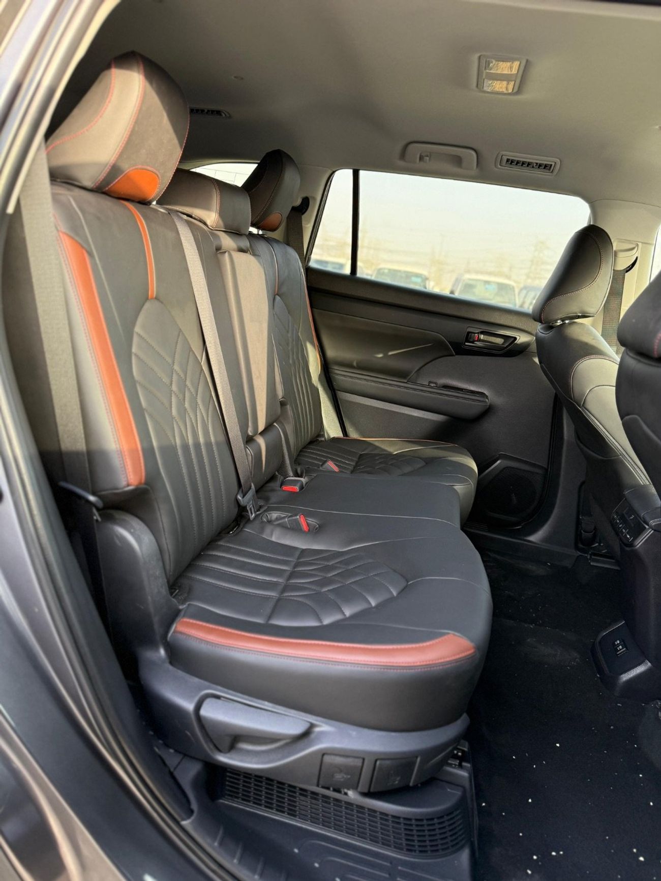 Toyota Highlander AWD Hybrid leather seats Full Option