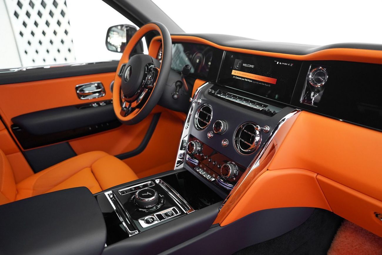 رولز رويس كولينان SILVER BADGE