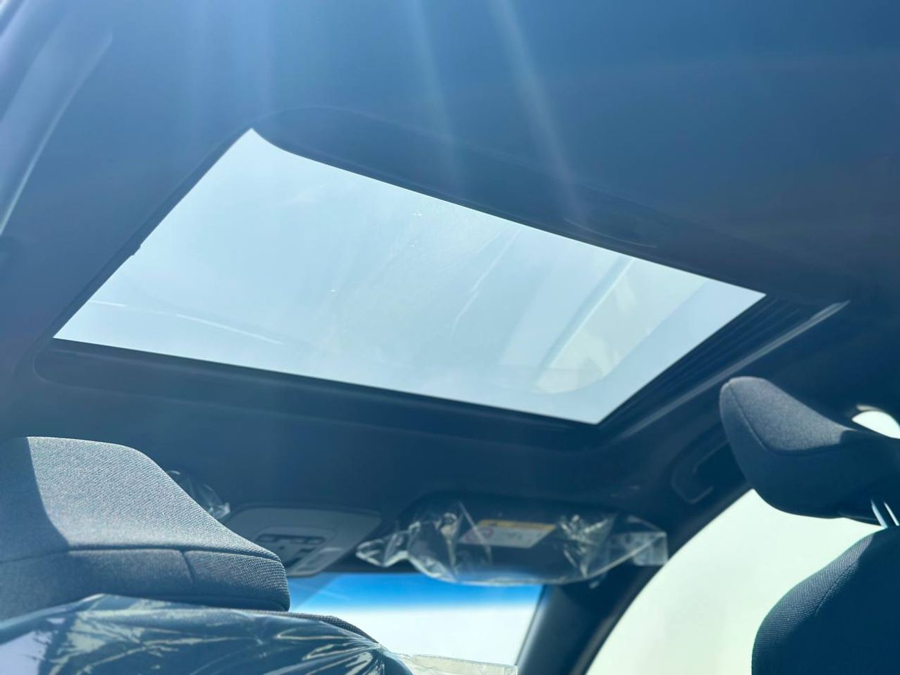 تويوتا كامري 2.5 لتر LE بانزين أوتوماتيك // 2026 // فئة متوسطةمع فتحة سقف، DVD وكاميرا خلفية،