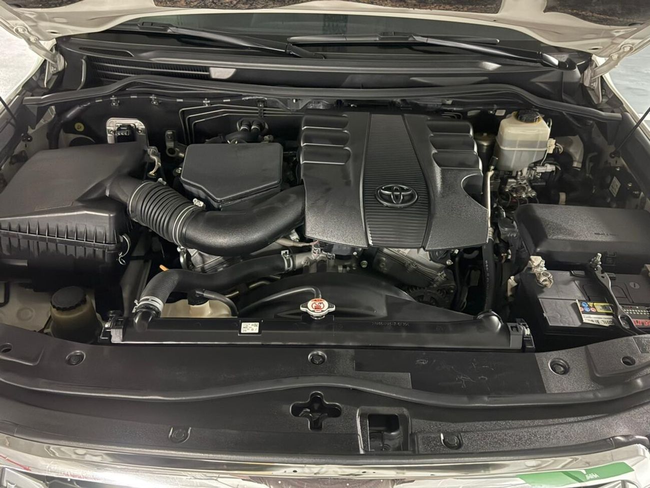 Toyota Land Cruiser GXR TOP